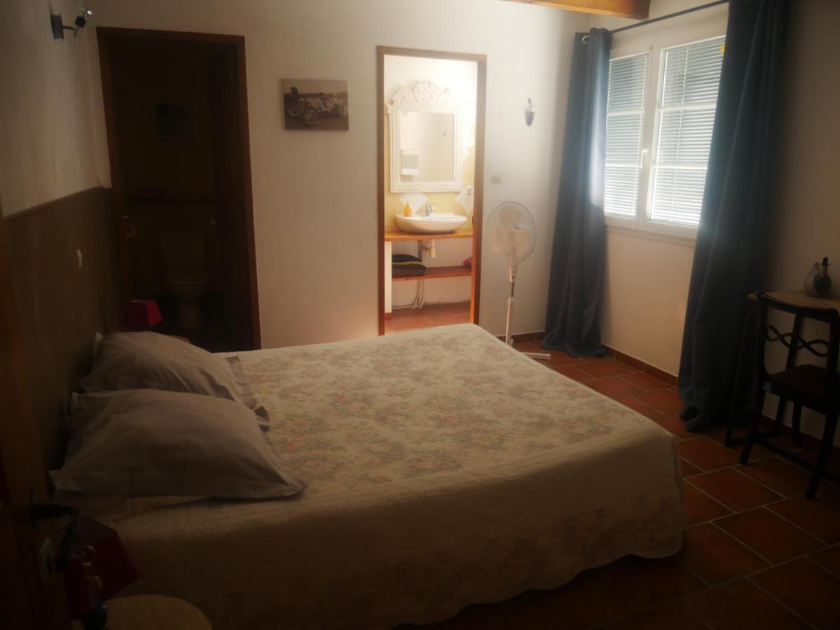 La Feniere Bed & Breakfast Venejan Bagian luar foto