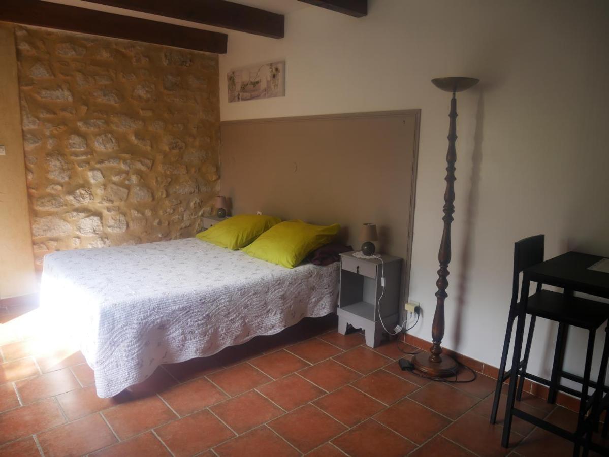La Feniere Bed & Breakfast Venejan Bagian luar foto