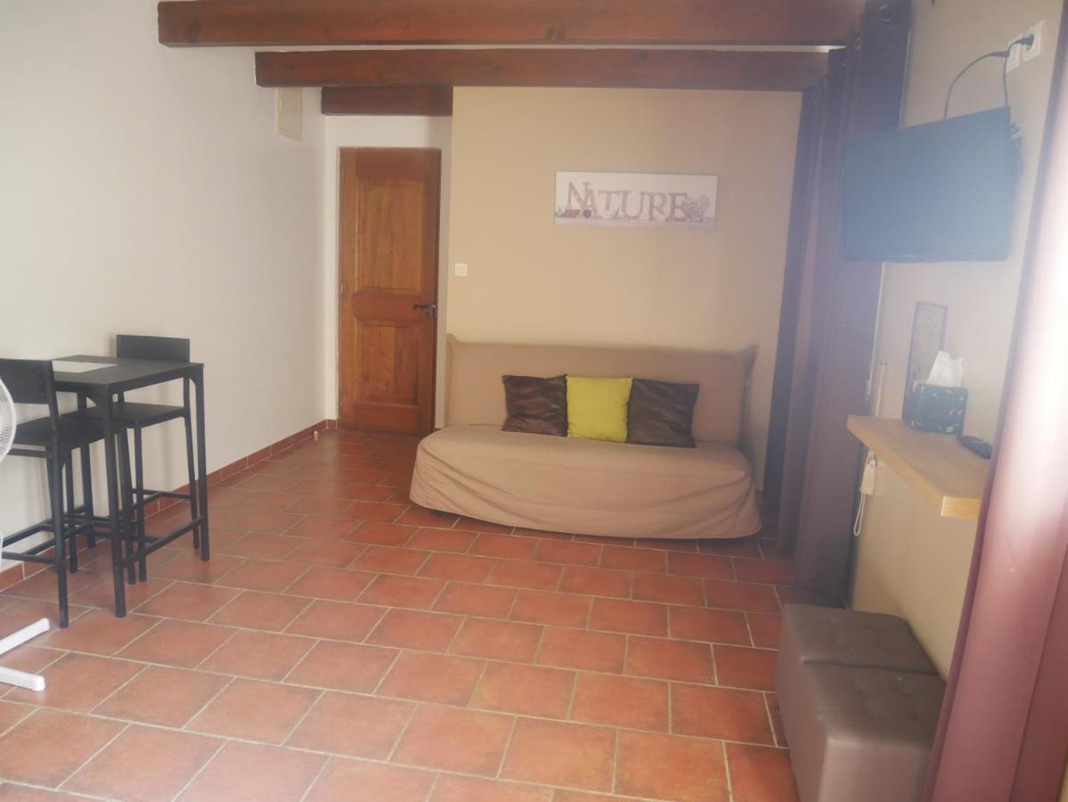 La Feniere Bed & Breakfast Venejan Bagian luar foto
