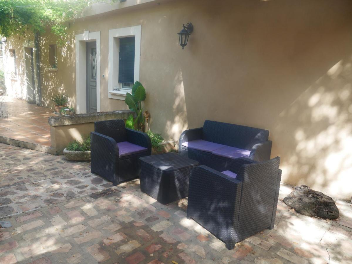La Feniere Bed & Breakfast Venejan Bagian luar foto